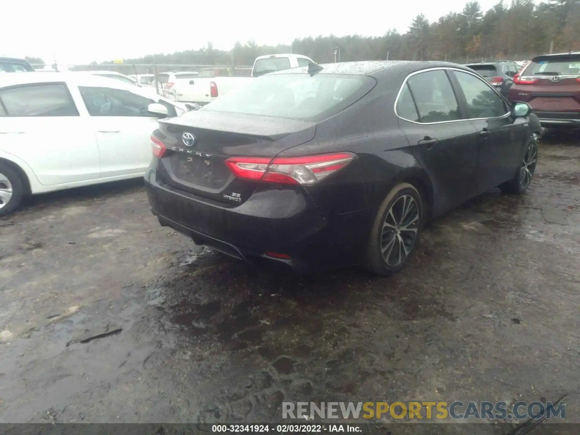 4 Photograph of a damaged car 4T1B21HK3KU520716 TOYOTA CAMRY 2019