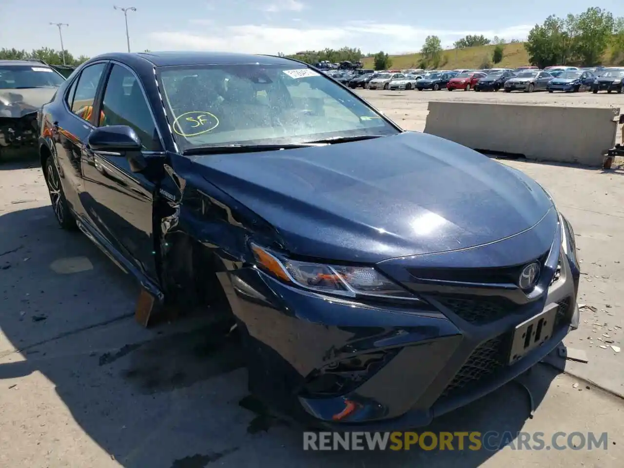 1 Photograph of a damaged car 4T1B21HK3KU520800 TOYOTA CAMRY 2019