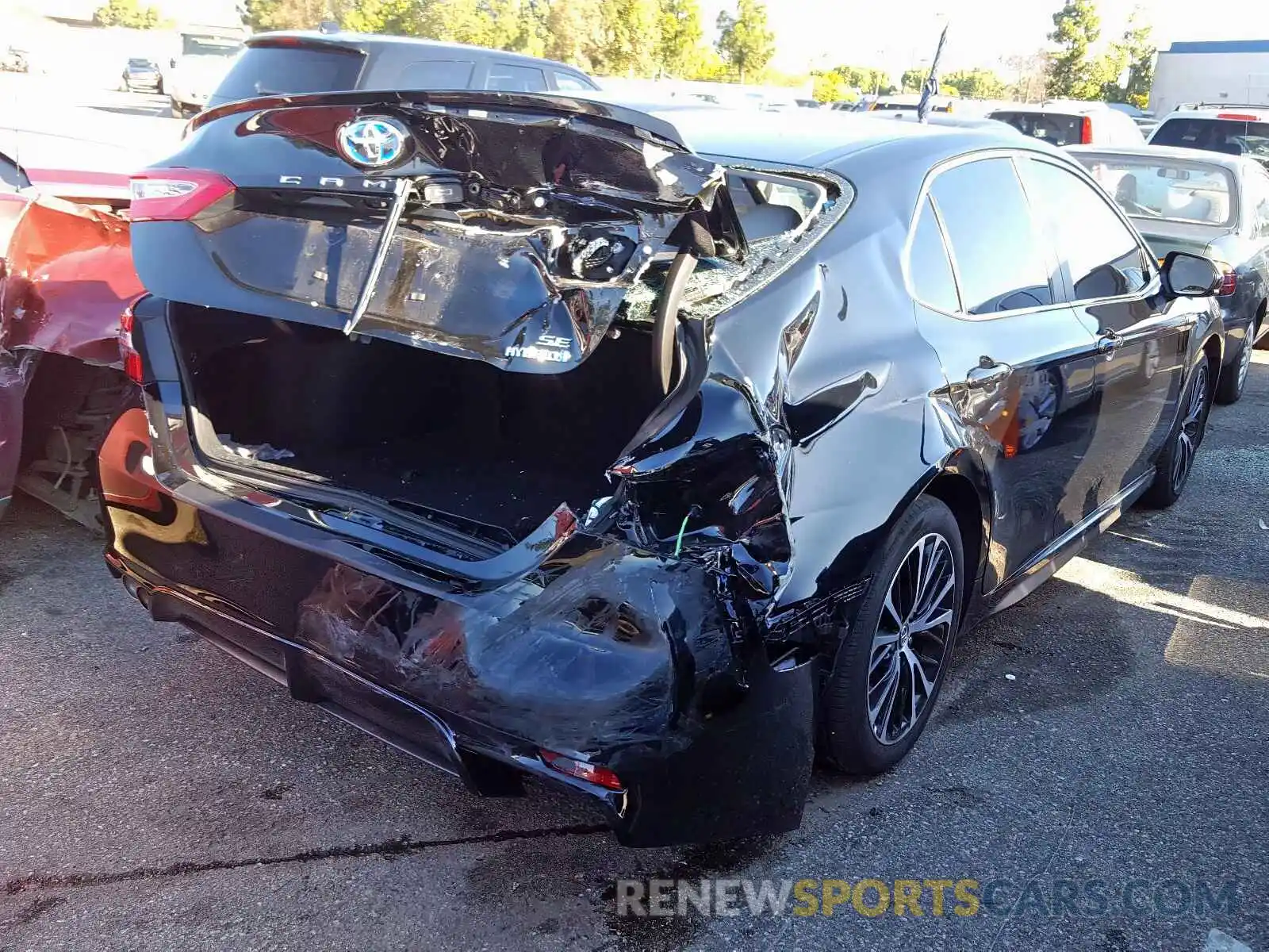 4 Photograph of a damaged car 4T1B21HK3KU521008 TOYOTA CAMRY 2019