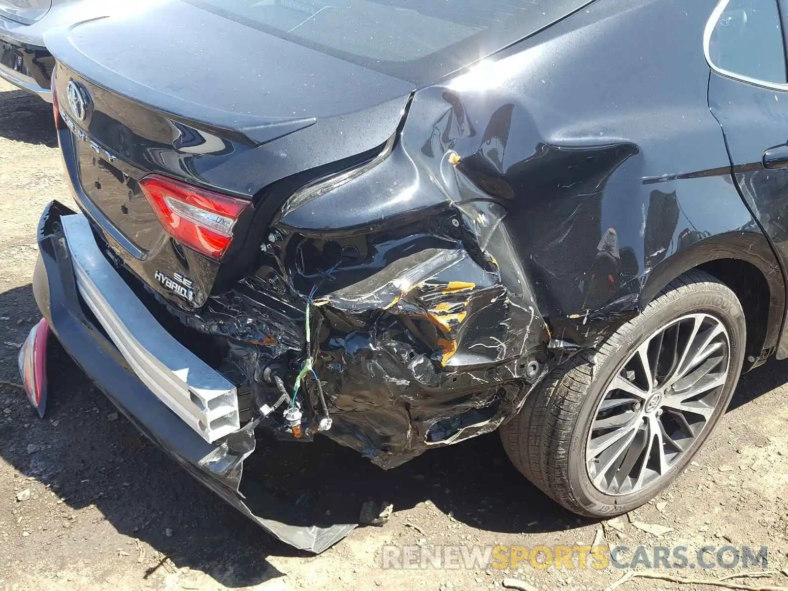 9 Photograph of a damaged car 4T1B21HK3KU521011 TOYOTA CAMRY 2019