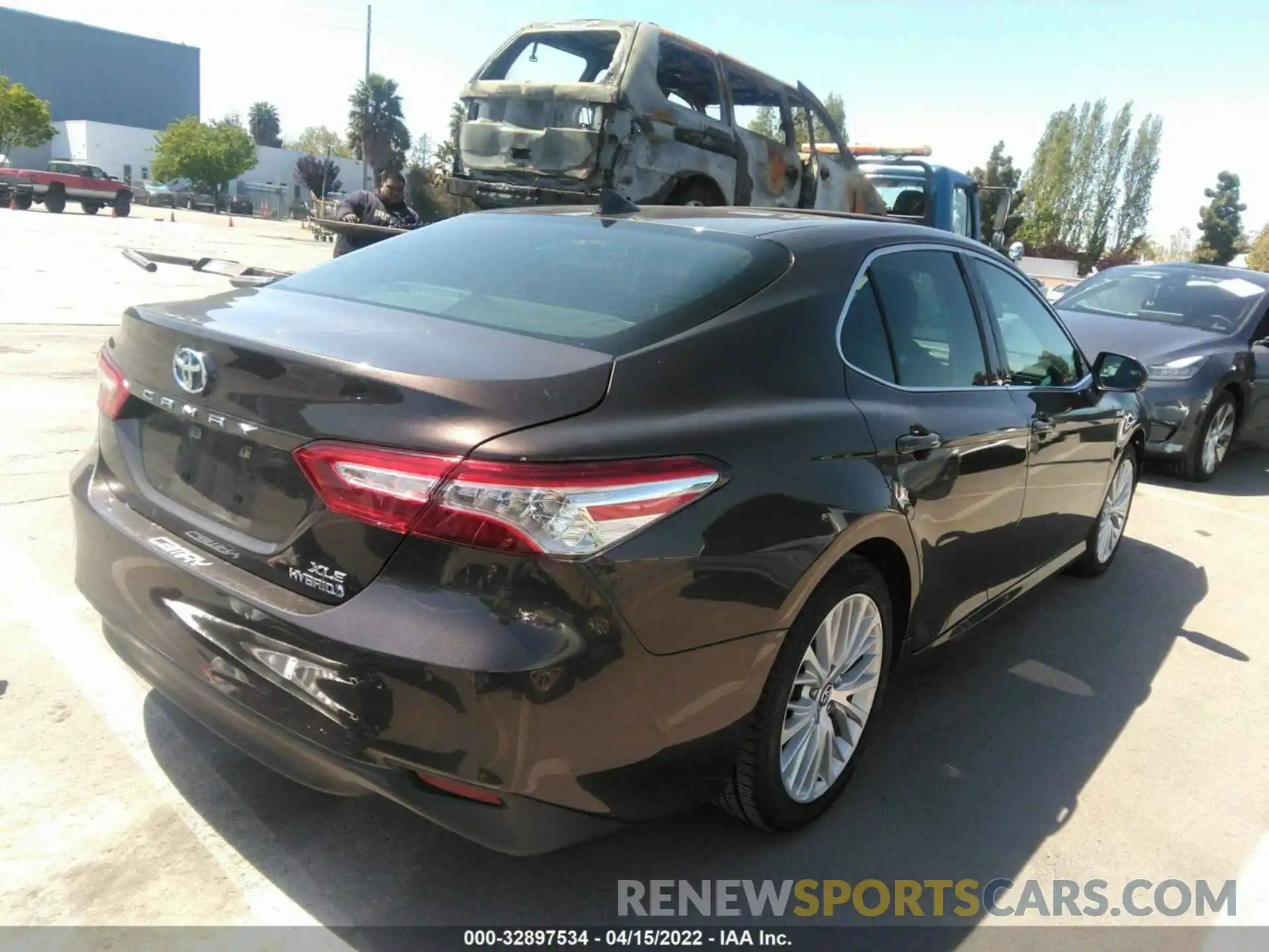 4 Фотография поврежденного автомобиля 4T1B21HK3KU521509 TOYOTA CAMRY 2019