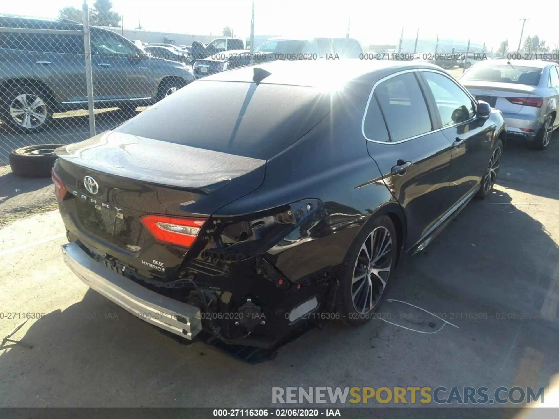 4 Photograph of a damaged car 4T1B21HK3KU521803 TOYOTA CAMRY 2019