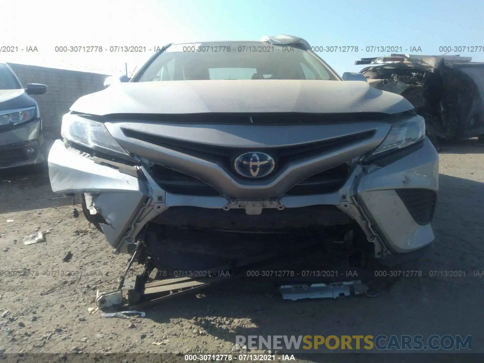 6 Photograph of a damaged car 4T1B21HK4KU011296 TOYOTA CAMRY 2019