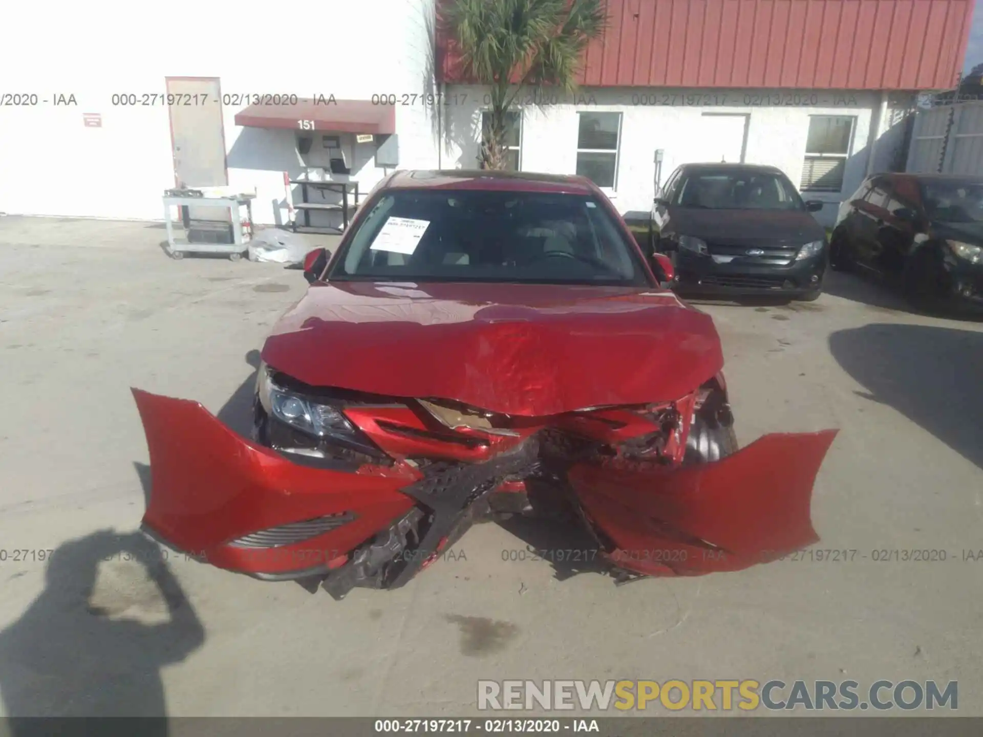 6 Photograph of a damaged car 4T1B21HK4KU011847 TOYOTA CAMRY 2019