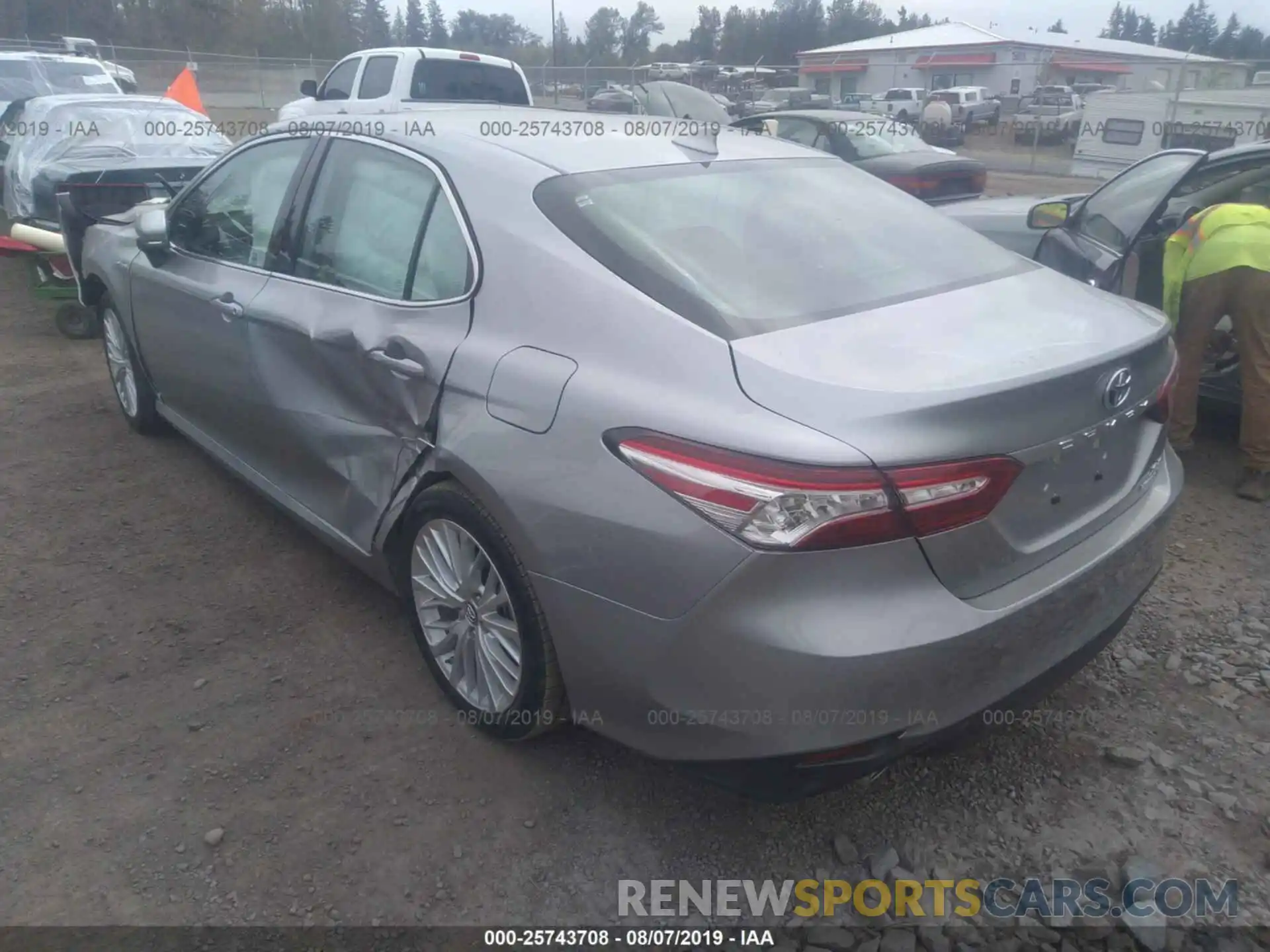 3 Photograph of a damaged car 4T1B21HK4KU012402 TOYOTA CAMRY 2019