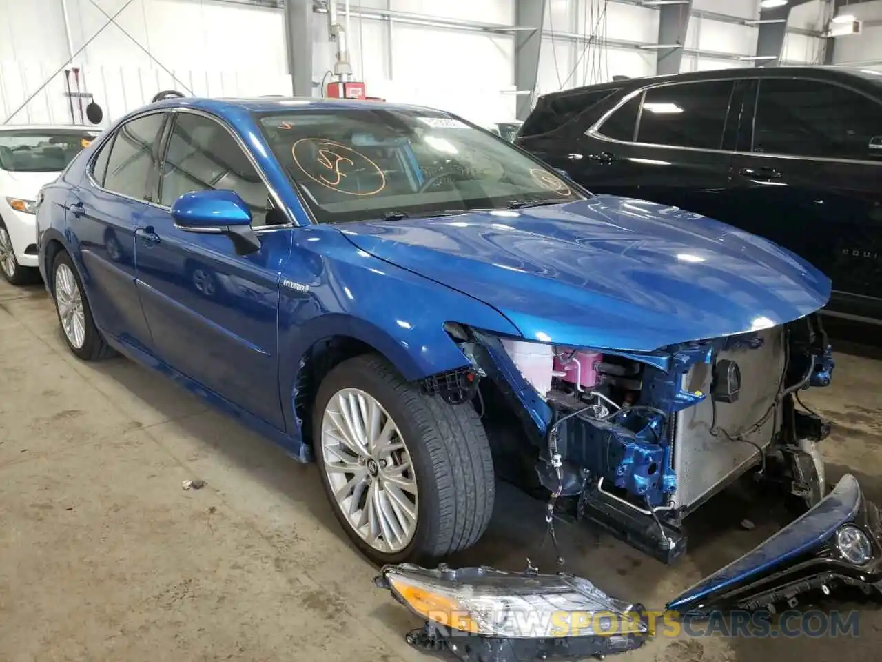 1 Photograph of a damaged car 4T1B21HK4KU012741 TOYOTA CAMRY 2019