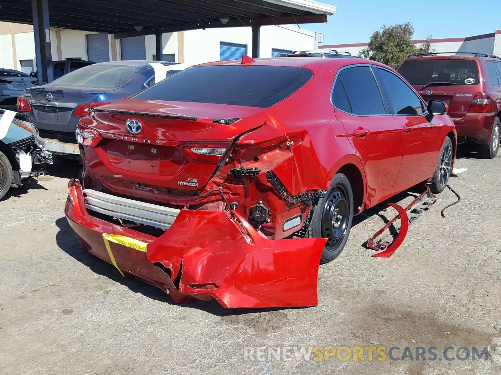 4 Photograph of a damaged car 4T1B21HK4KU012755 TOYOTA CAMRY 2019