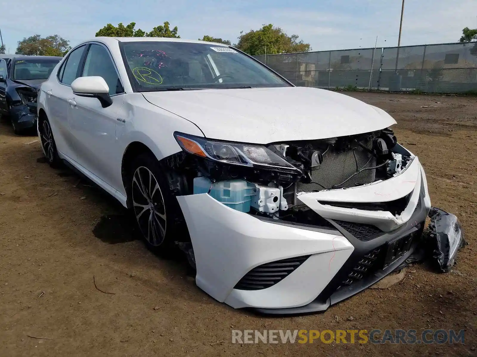 1 Photograph of a damaged car 4T1B21HK4KU511636 TOYOTA CAMRY 2019