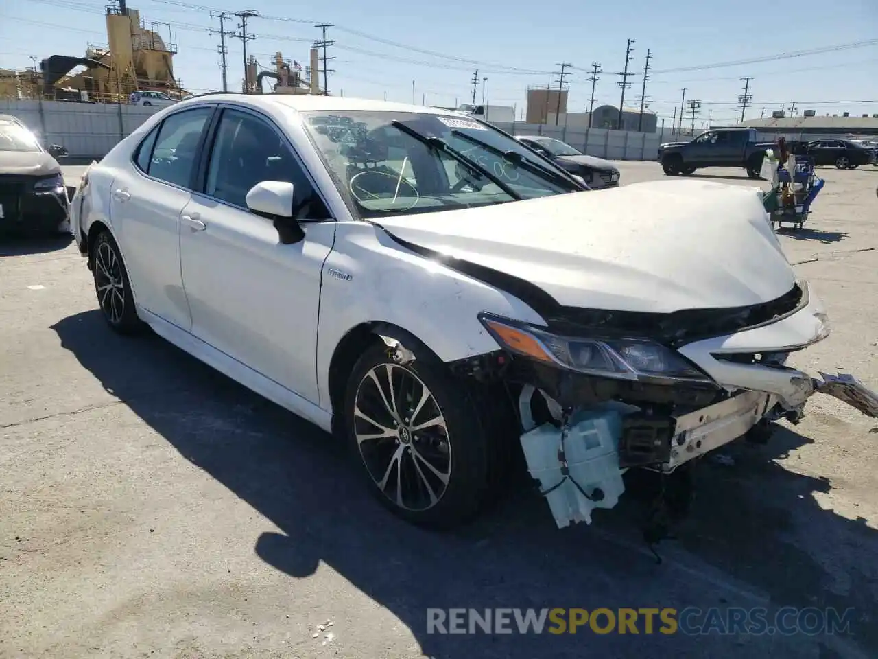 1 Photograph of a damaged car 4T1B21HK4KU513032 TOYOTA CAMRY 2019