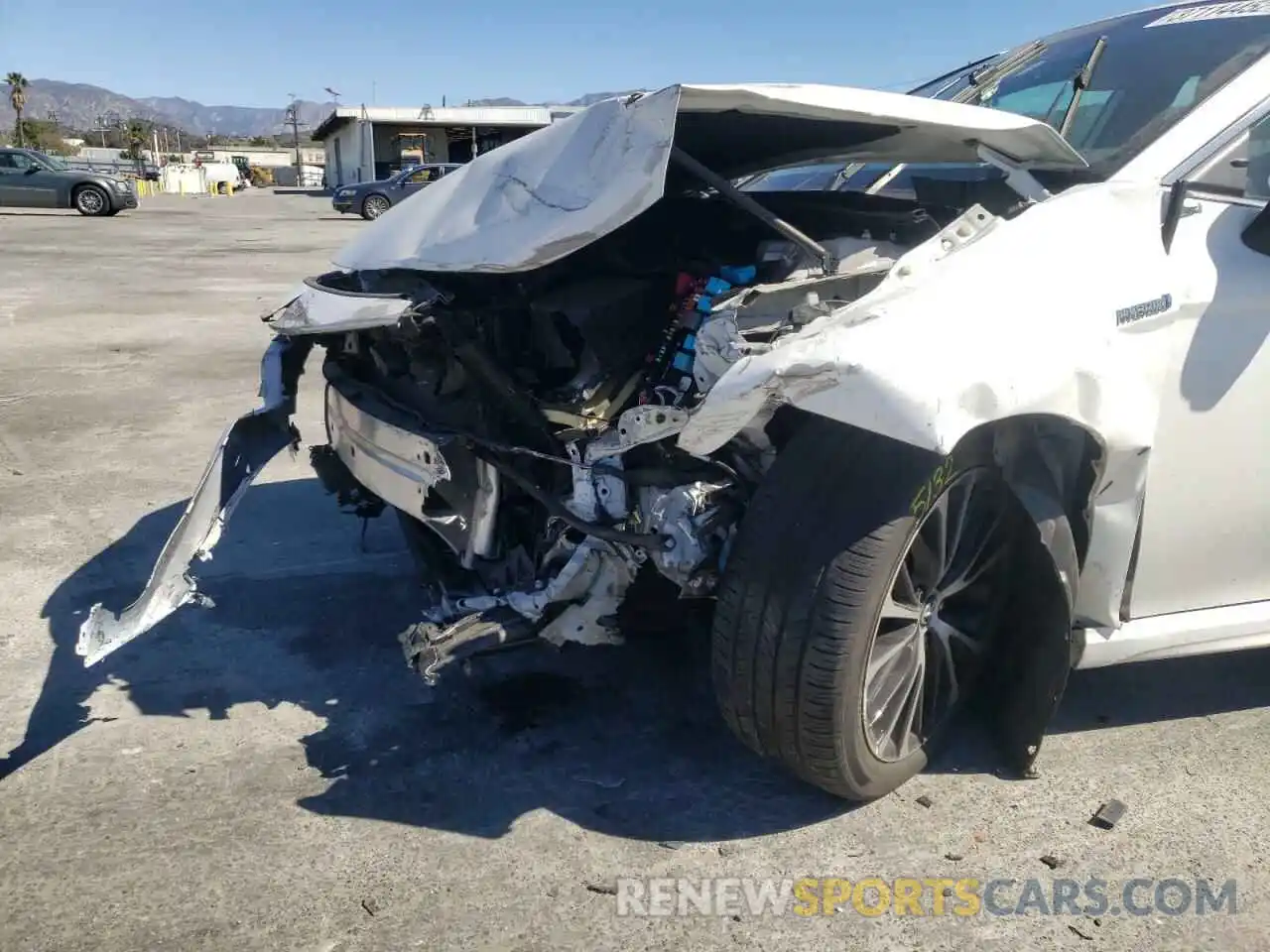 9 Photograph of a damaged car 4T1B21HK4KU513032 TOYOTA CAMRY 2019