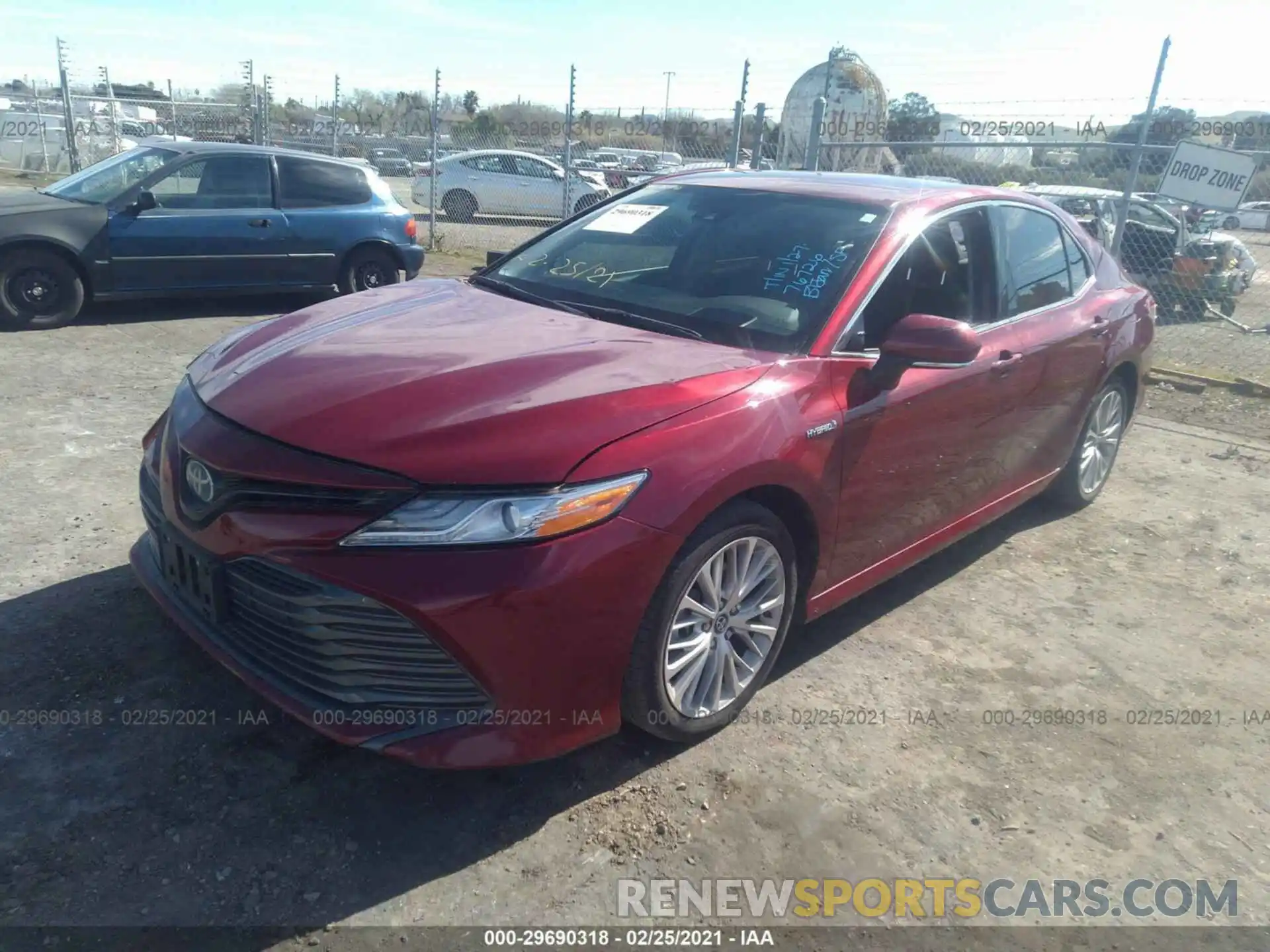 2 Photograph of a damaged car 4T1B21HK4KU513211 TOYOTA CAMRY 2019