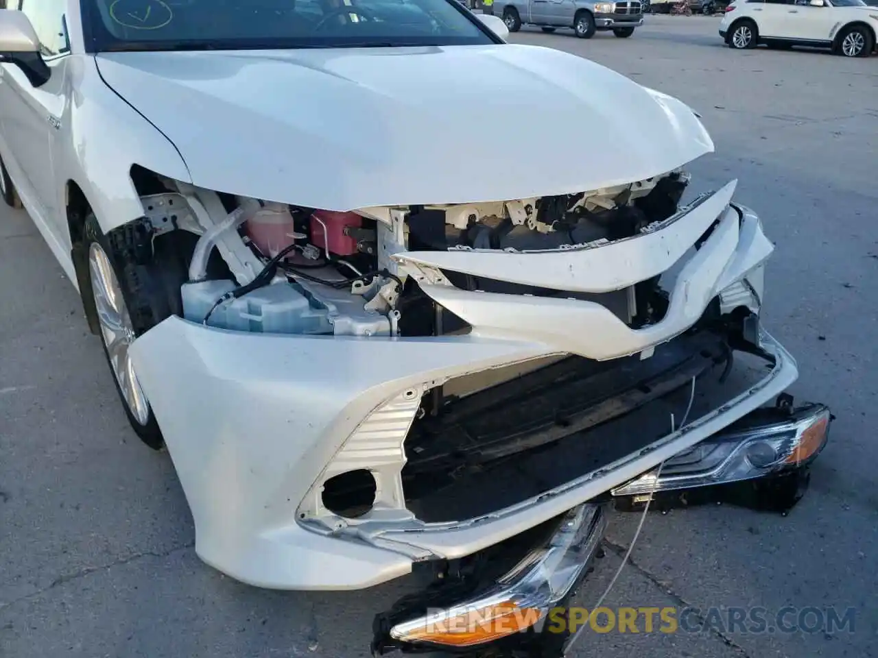 9 Photograph of a damaged car 4T1B21HK4KU513810 TOYOTA CAMRY 2019