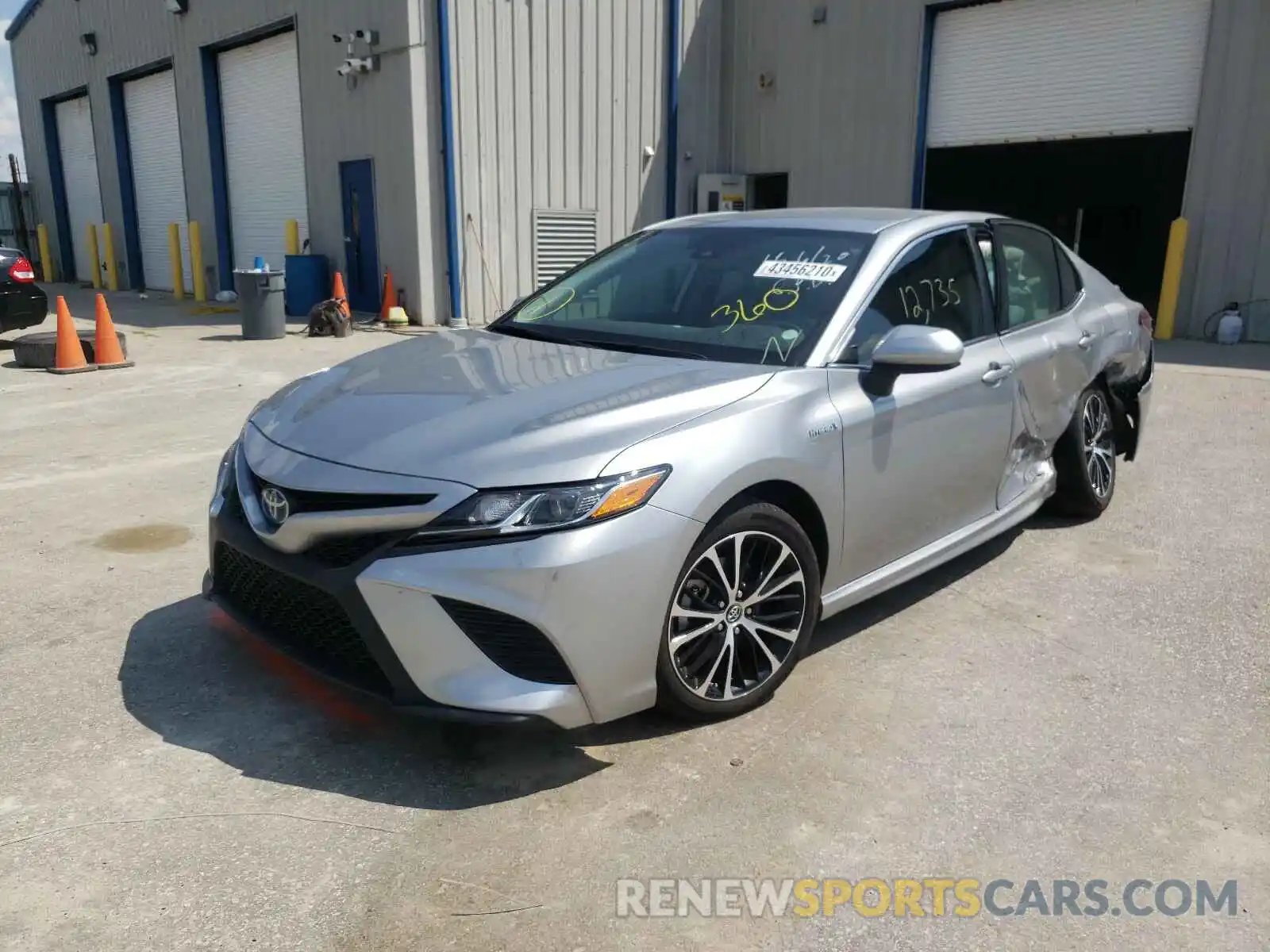 2 Photograph of a damaged car 4T1B21HK4KU514746 TOYOTA CAMRY 2019