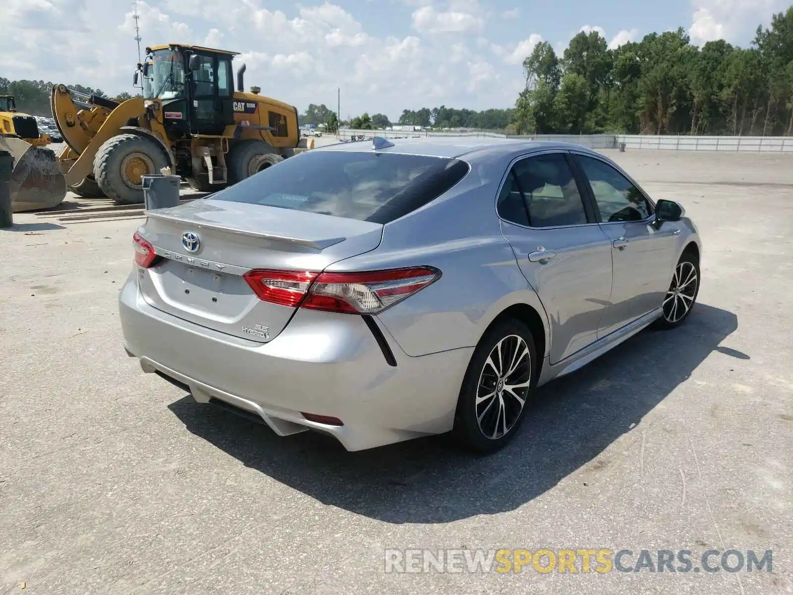 4 Photograph of a damaged car 4T1B21HK4KU514746 TOYOTA CAMRY 2019