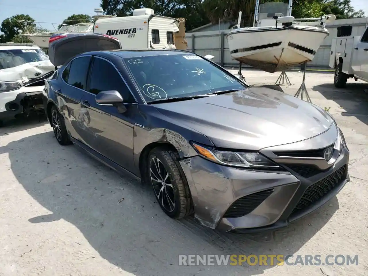 1 Photograph of a damaged car 4T1B21HK4KU516836 TOYOTA CAMRY 2019