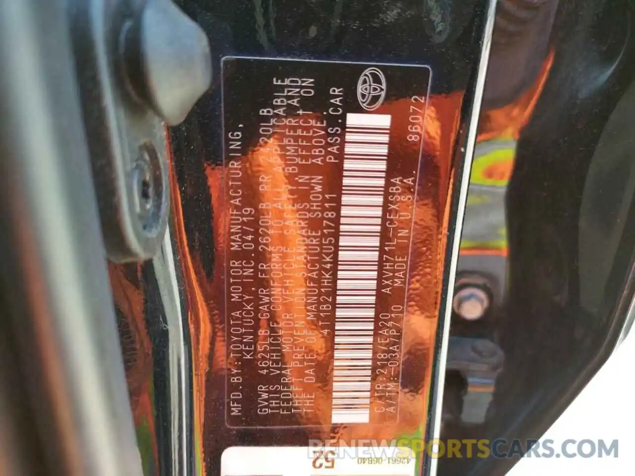 10 Photograph of a damaged car 4T1B21HK4KU517811 TOYOTA CAMRY 2019