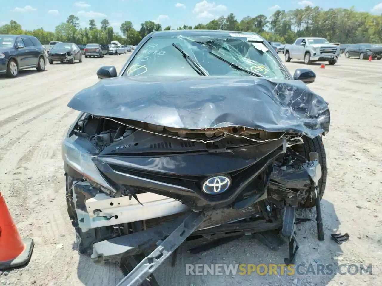 9 Photograph of a damaged car 4T1B21HK4KU517811 TOYOTA CAMRY 2019