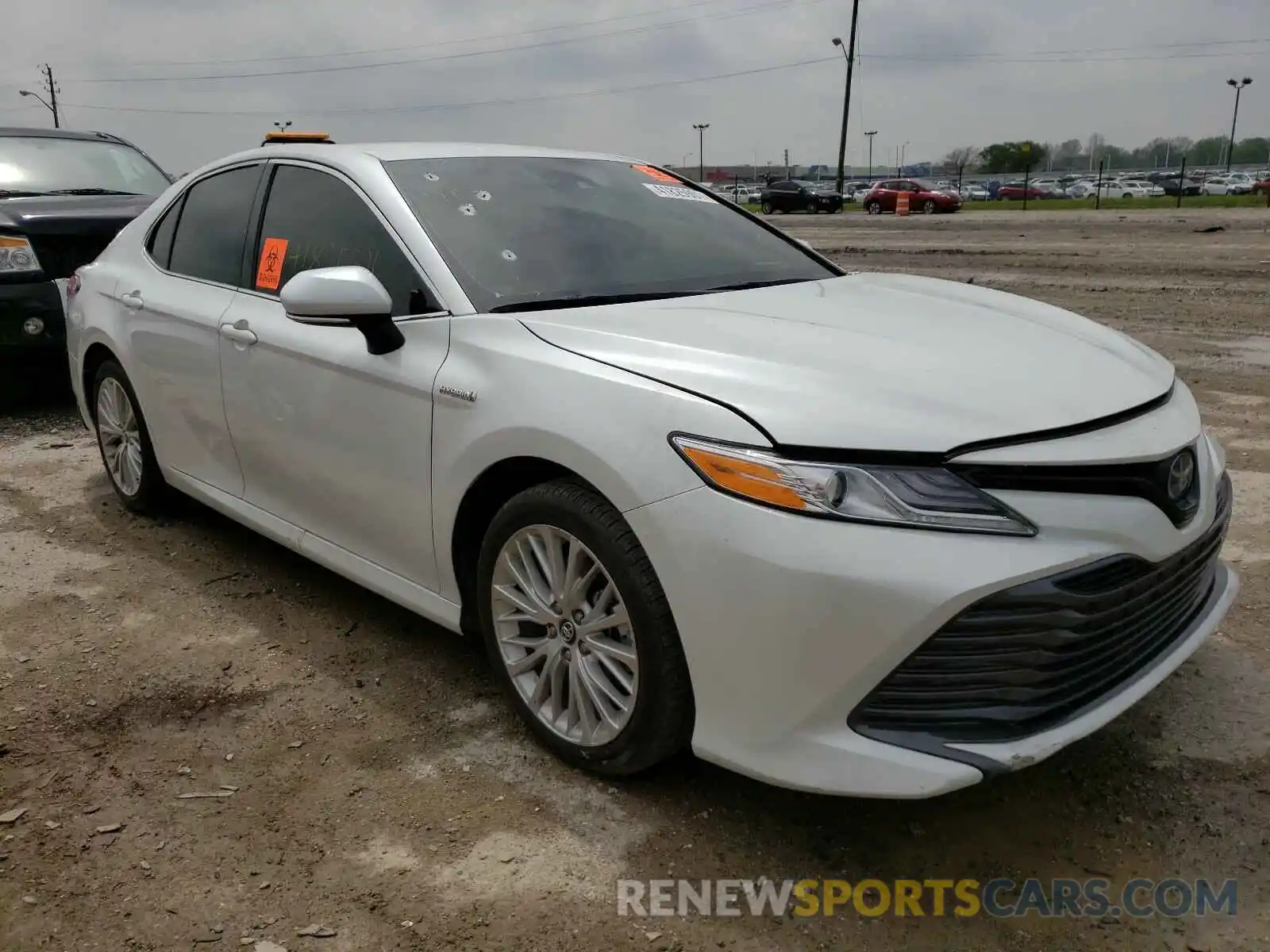 1 Photograph of a damaged car 4T1B21HK4KU518005 TOYOTA CAMRY 2019