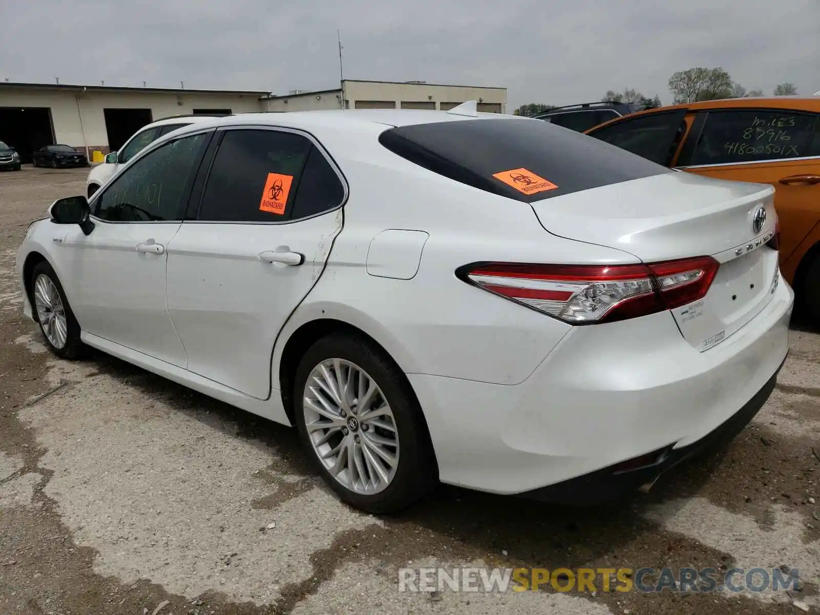 3 Фотография поврежденного автомобиля 4T1B21HK4KU518005 TOYOTA CAMRY 2019