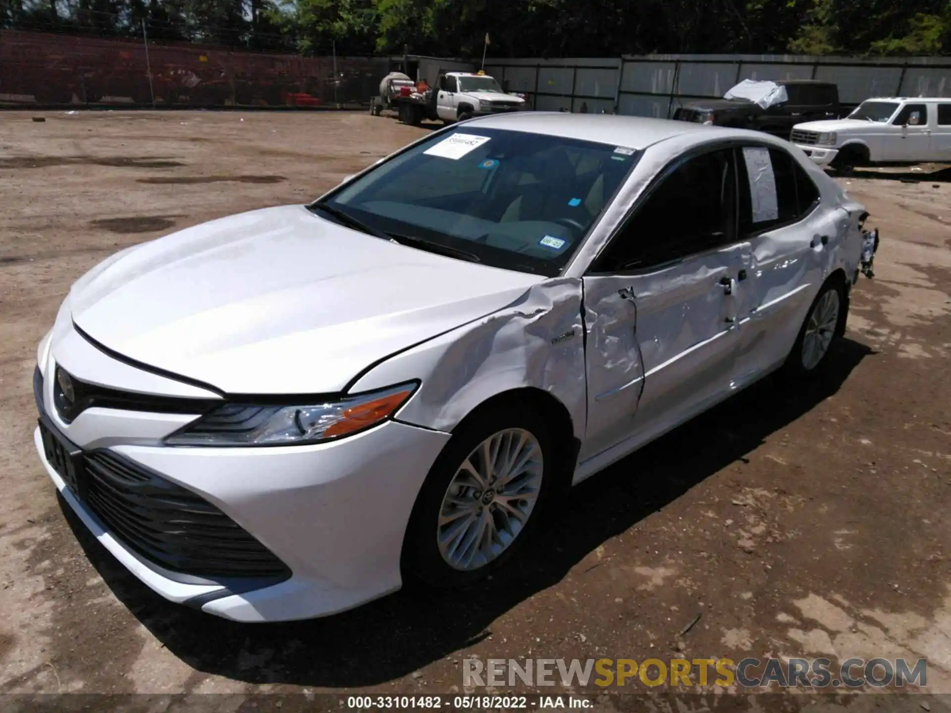 2 Photograph of a damaged car 4T1B21HK4KU518392 TOYOTA CAMRY 2019