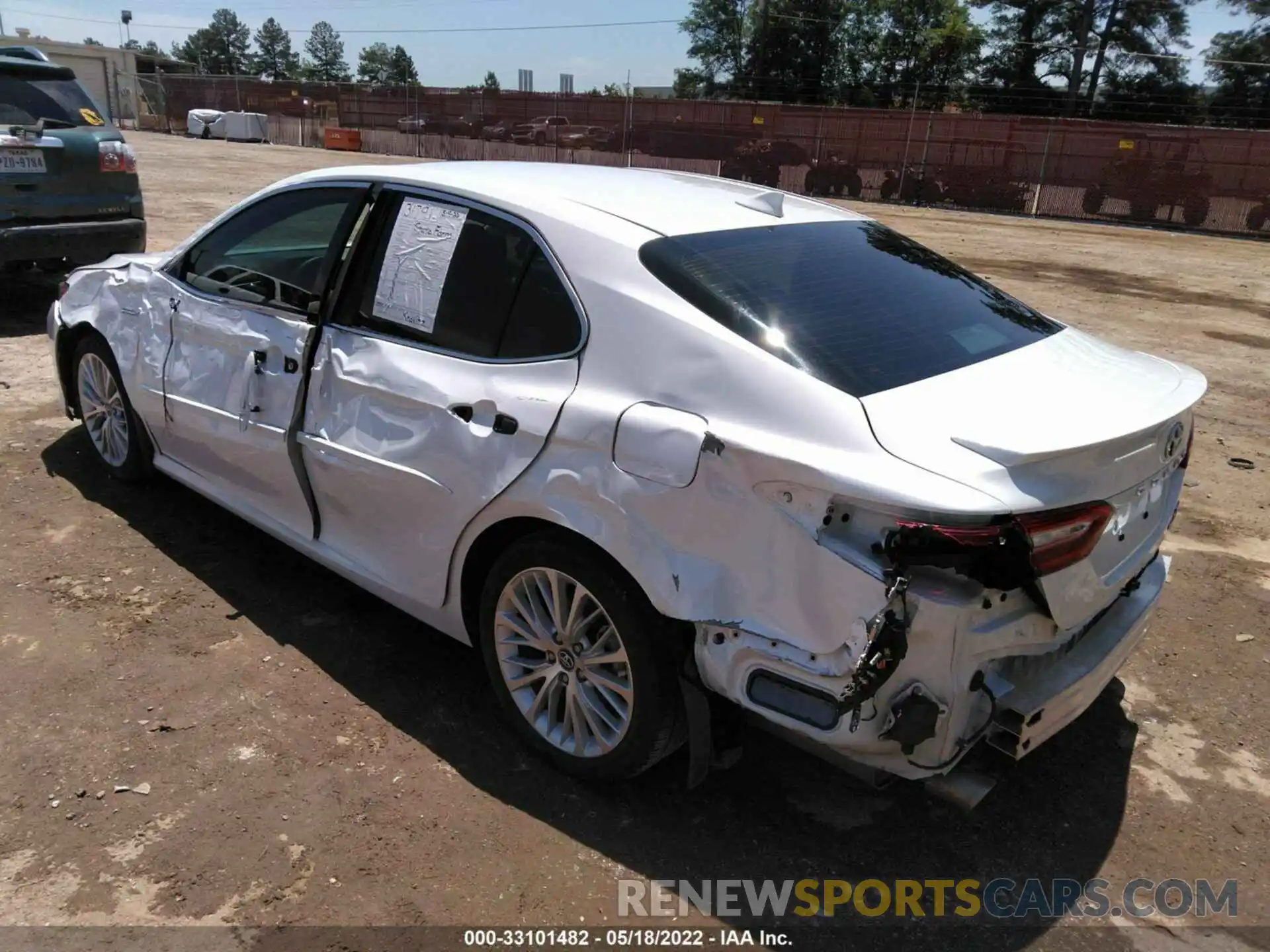 3 Photograph of a damaged car 4T1B21HK4KU518392 TOYOTA CAMRY 2019