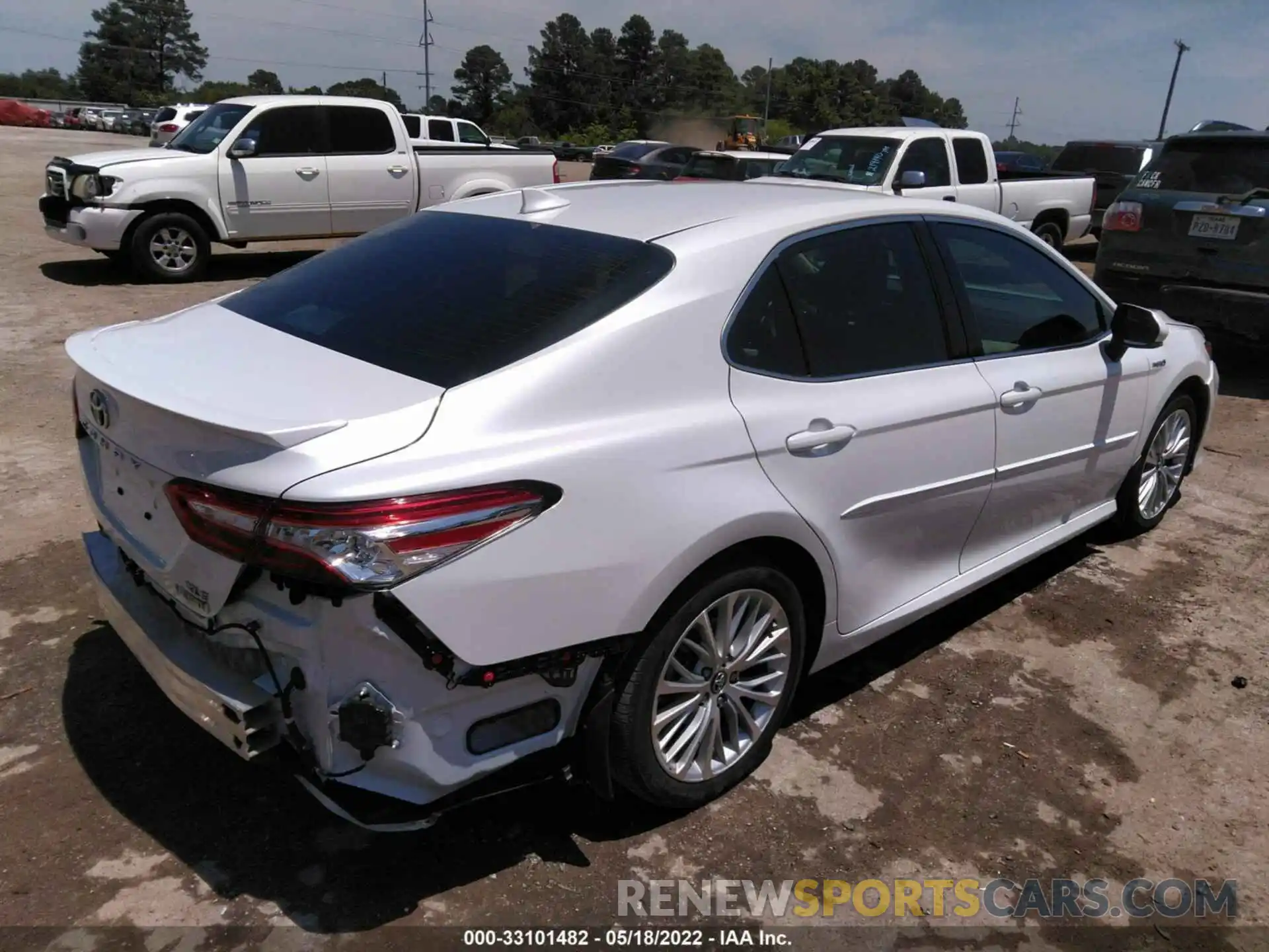 4 Photograph of a damaged car 4T1B21HK4KU518392 TOYOTA CAMRY 2019