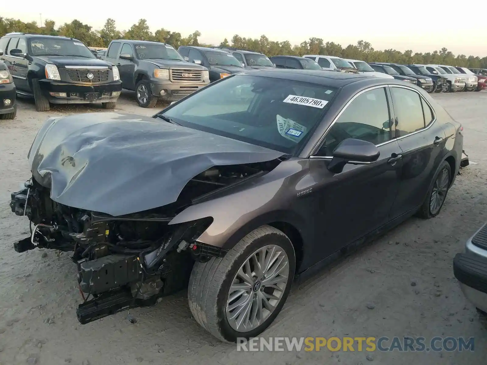 2 Photograph of a damaged car 4T1B21HK4KU518943 TOYOTA CAMRY 2019