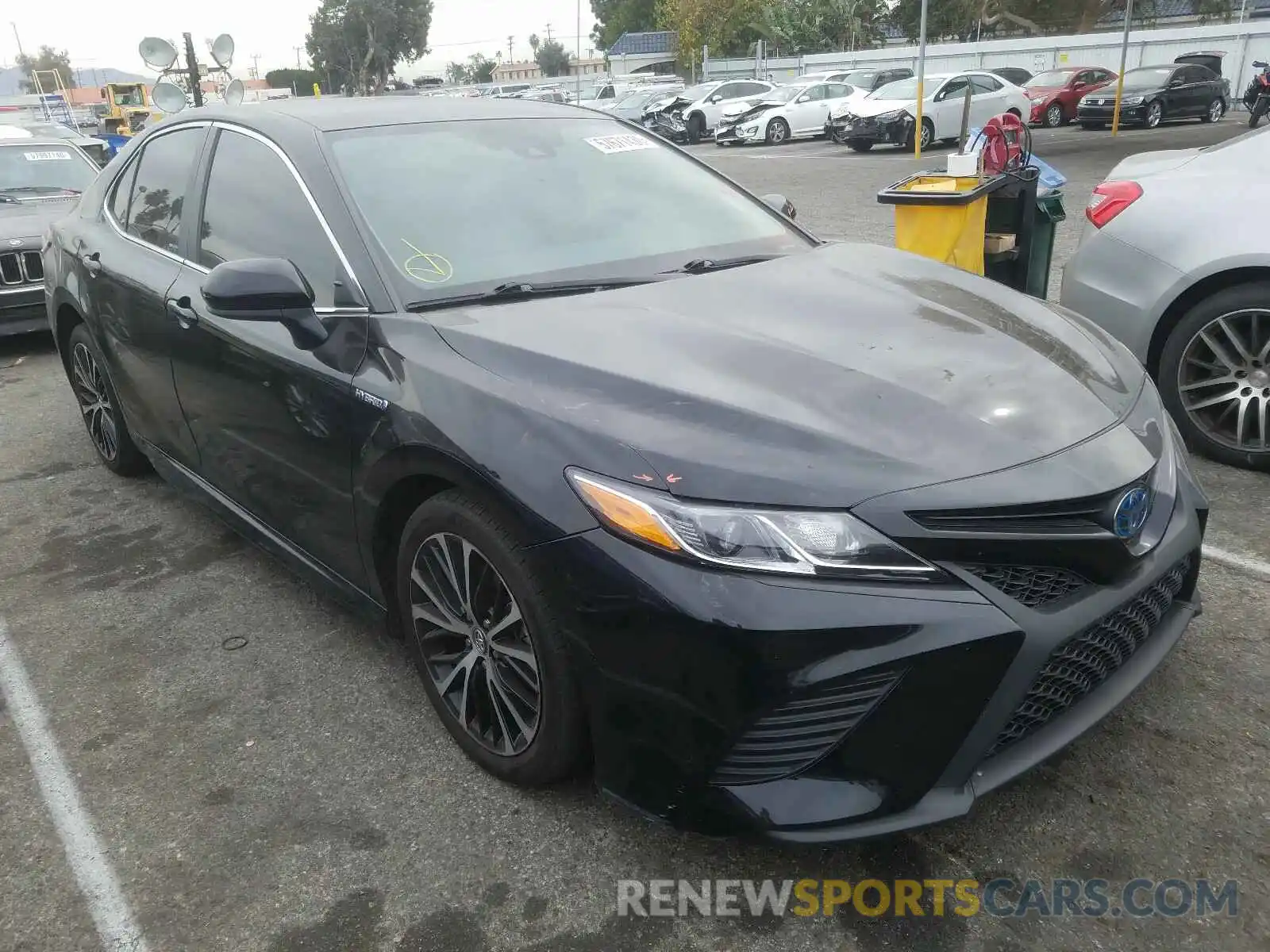 1 Photograph of a damaged car 4T1B21HK4KU521292 TOYOTA CAMRY 2019