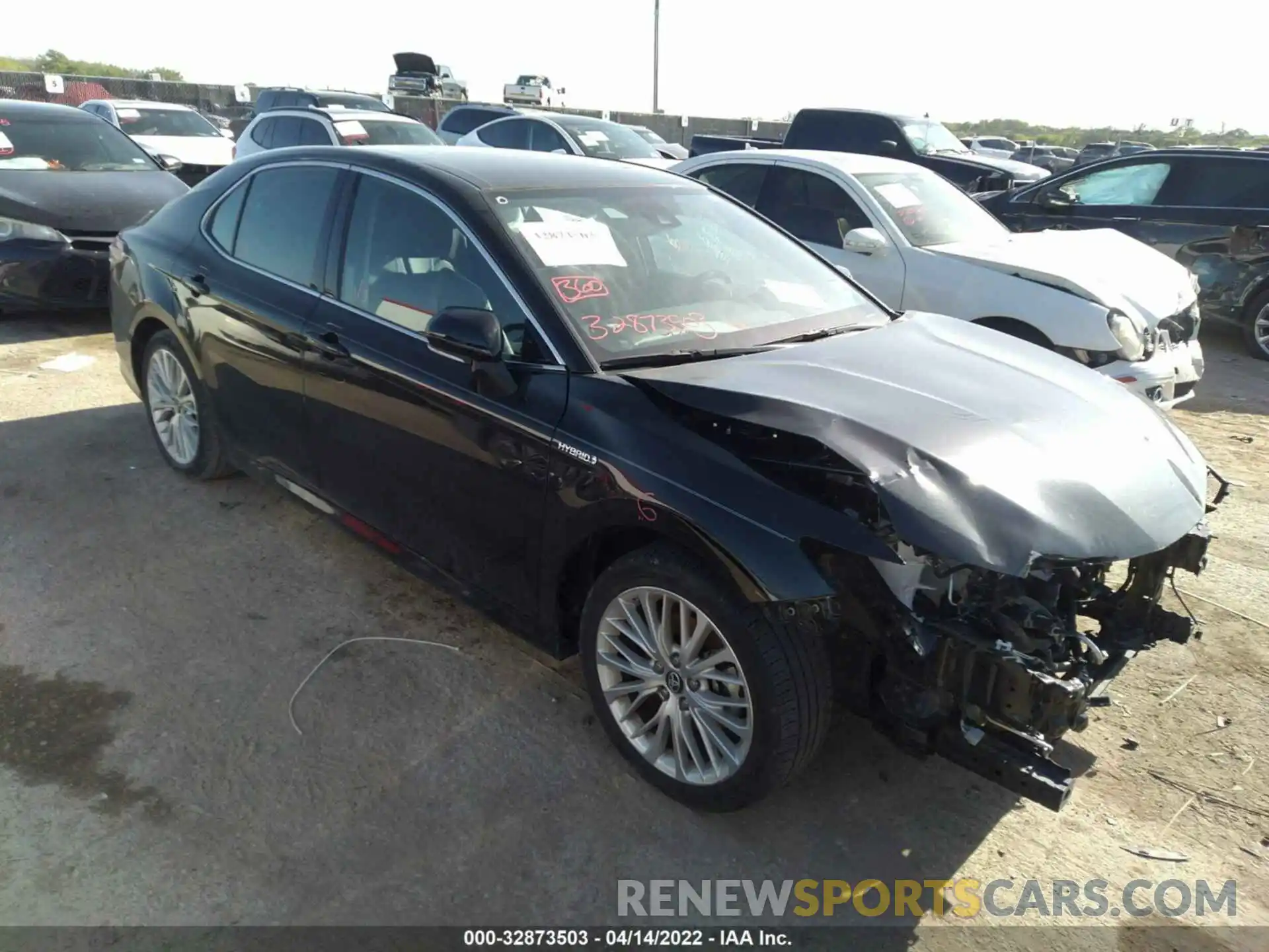 1 Photograph of a damaged car 4T1B21HK4KU521857 TOYOTA CAMRY 2019