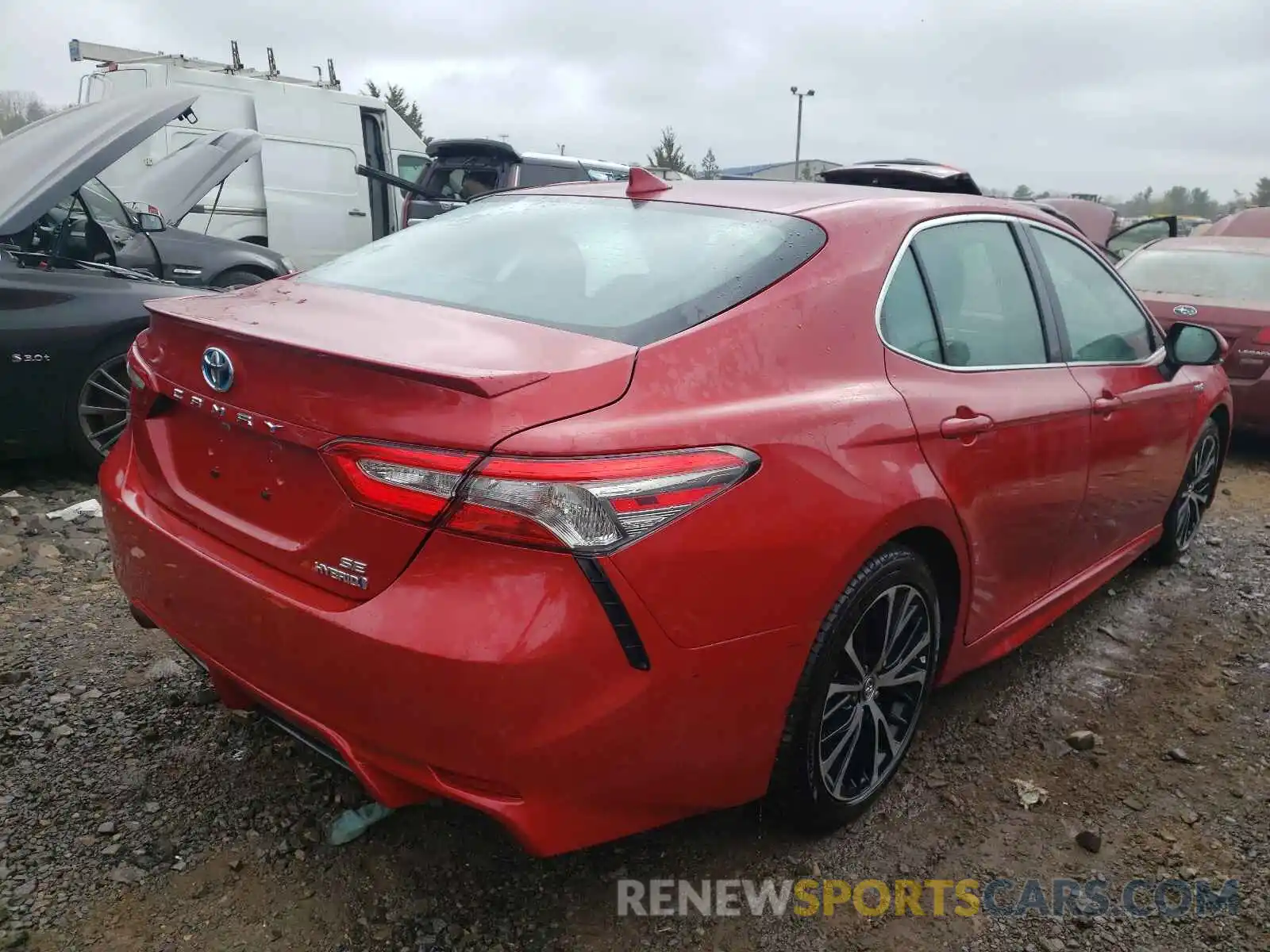 4 Photograph of a damaged car 4T1B21HK5KU011548 TOYOTA CAMRY 2019