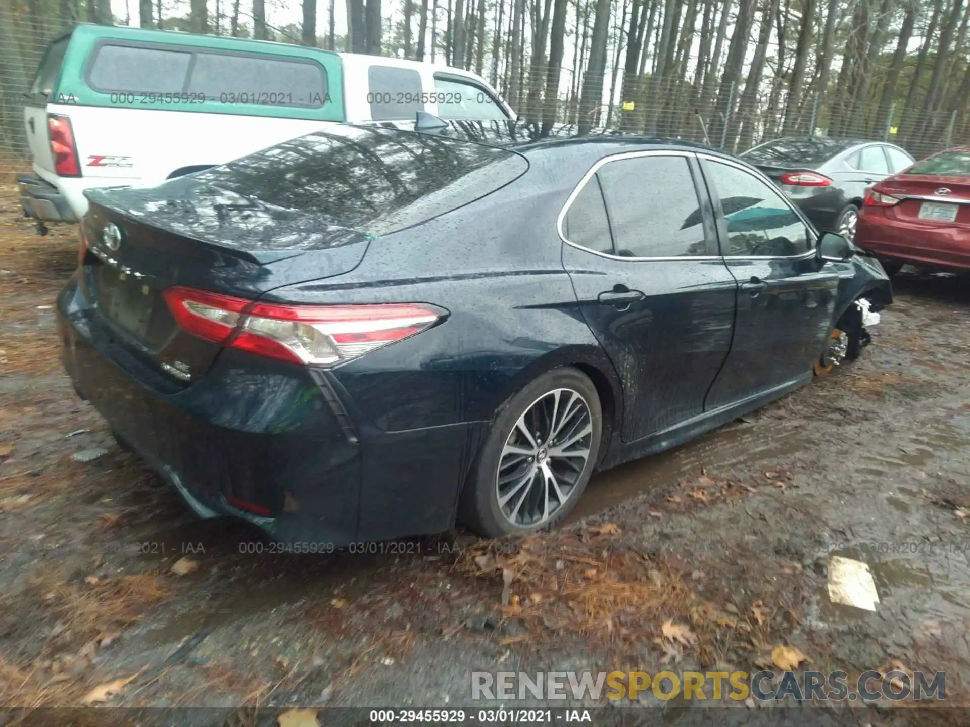 4 Photograph of a damaged car 4T1B21HK5KU012750 TOYOTA CAMRY 2019