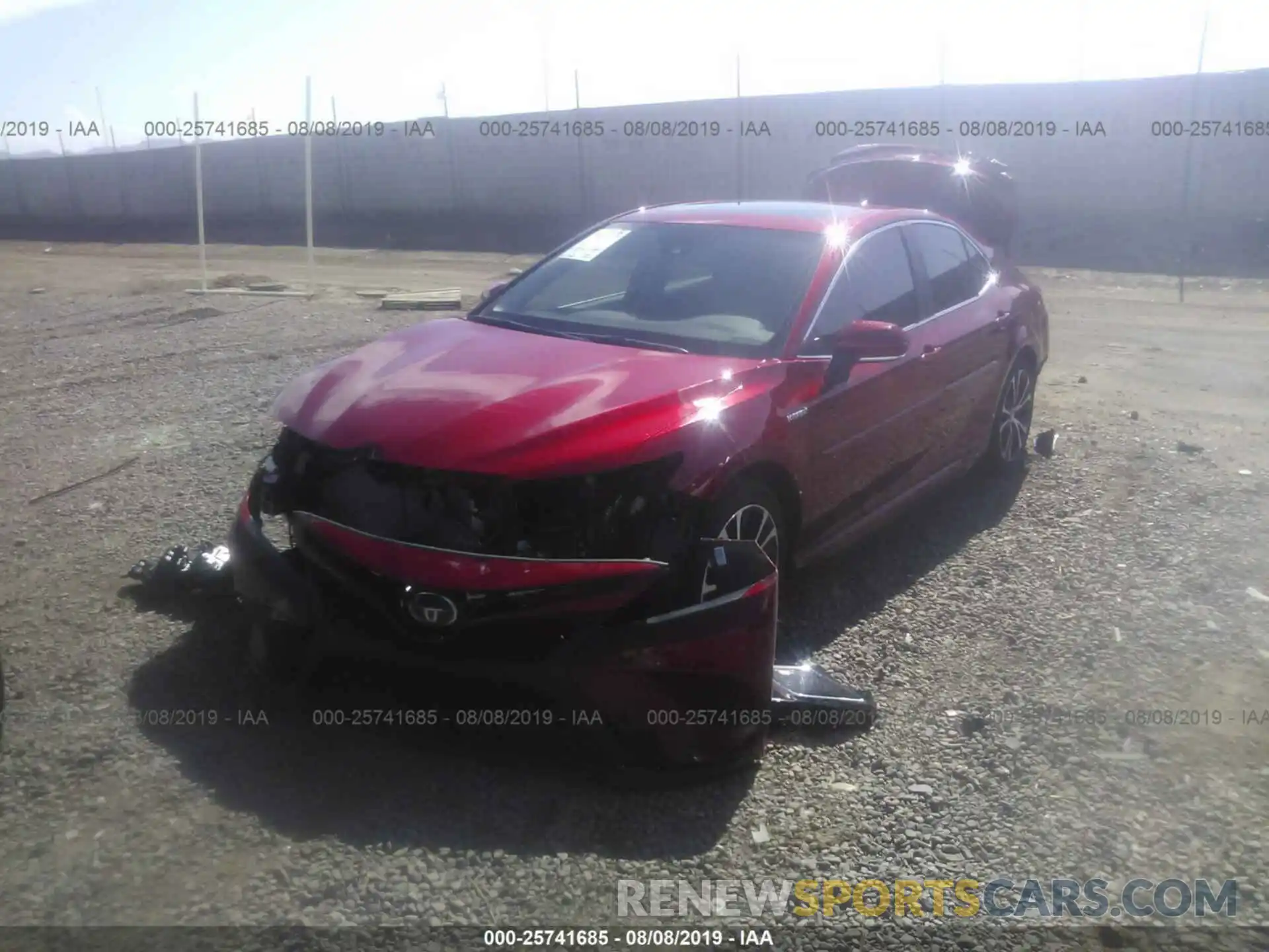 2 Photograph of a damaged car 4T1B21HK5KU012781 TOYOTA CAMRY 2019