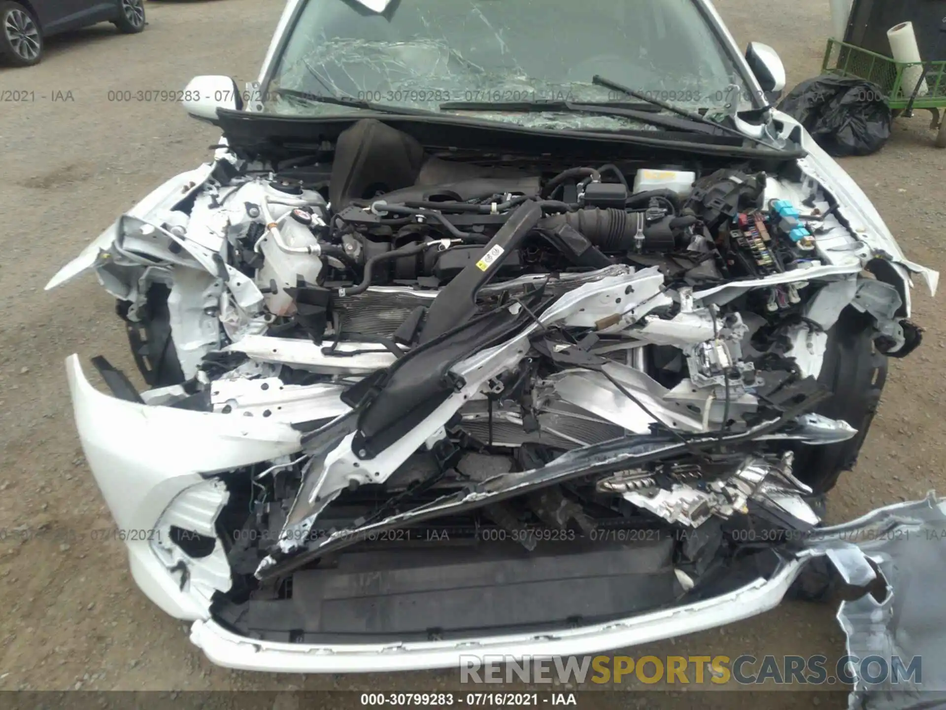 10 Photograph of a damaged car 4T1B21HK5KU013350 TOYOTA CAMRY 2019