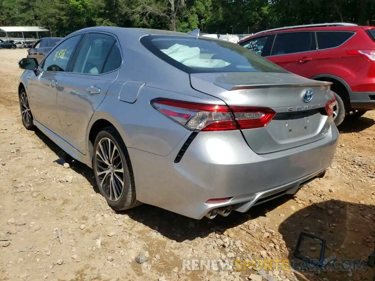 3 Photograph of a damaged car 4T1B21HK5KU013770 TOYOTA CAMRY 2019