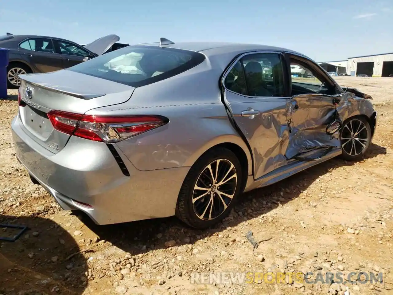 4 Photograph of a damaged car 4T1B21HK5KU013770 TOYOTA CAMRY 2019