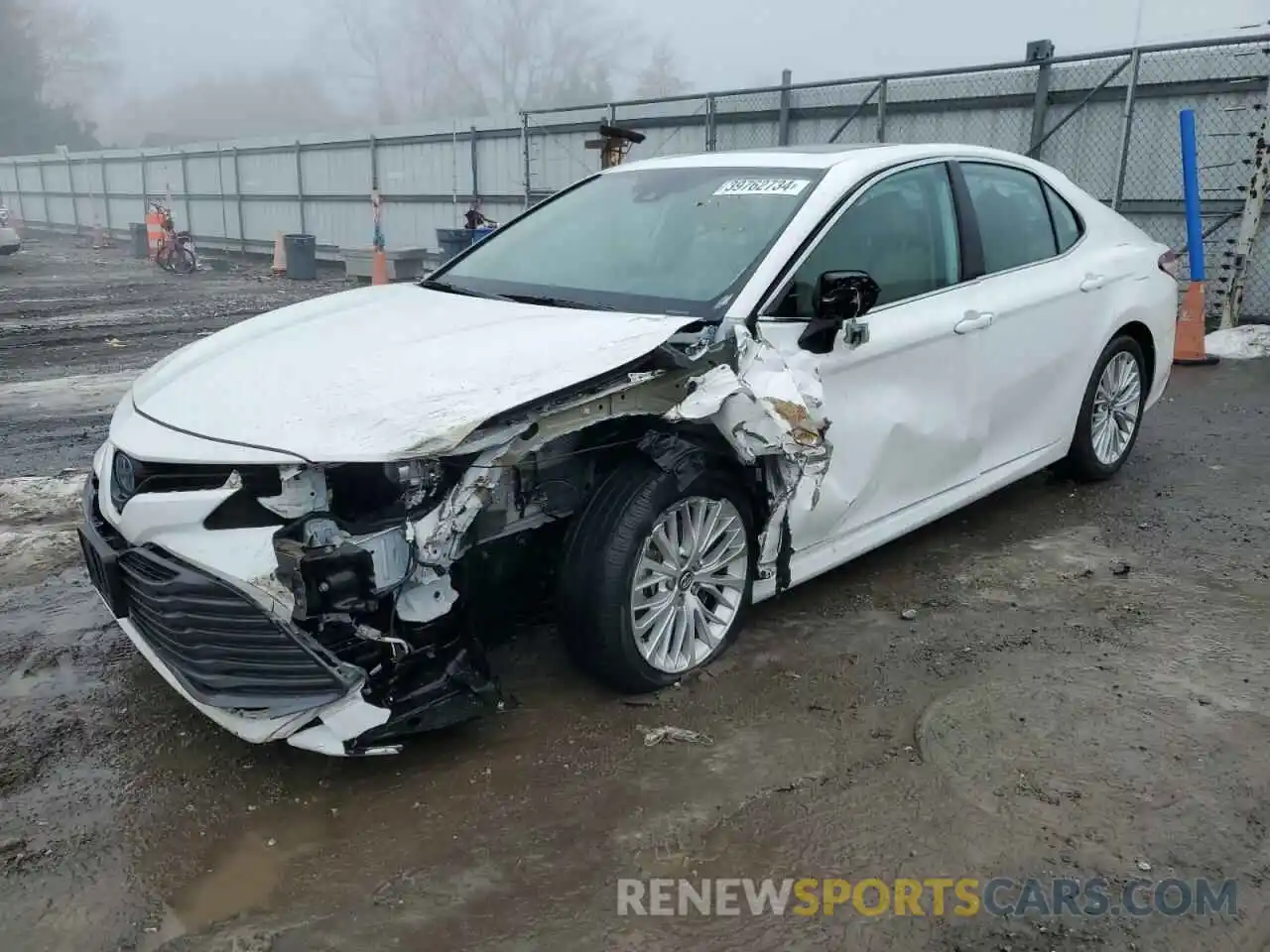 1 Photograph of a damaged car 4T1B21HK5KU014210 TOYOTA CAMRY 2019