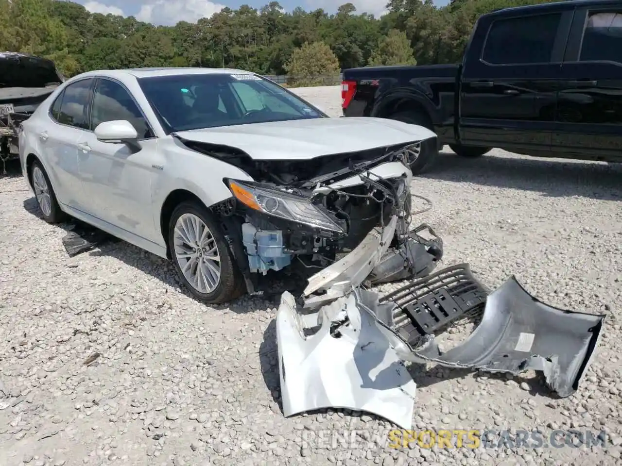 1 Photograph of a damaged car 4T1B21HK5KU511774 TOYOTA CAMRY 2019