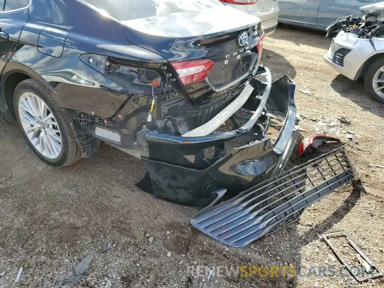 9 Photograph of a damaged car 4T1B21HK5KU515159 TOYOTA CAMRY 2019