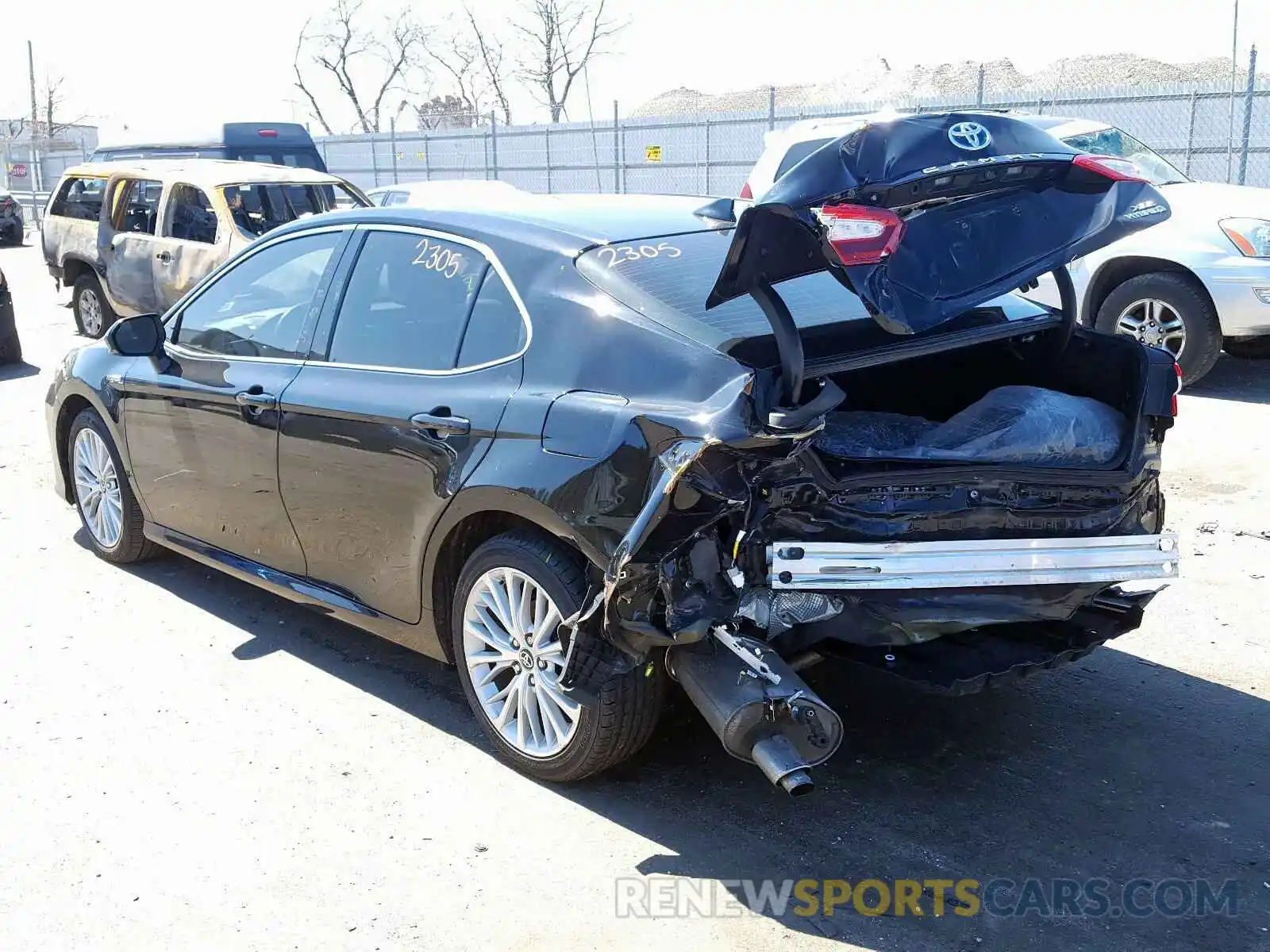 3 Photograph of a damaged car 4T1B21HK5KU515730 TOYOTA CAMRY 2019