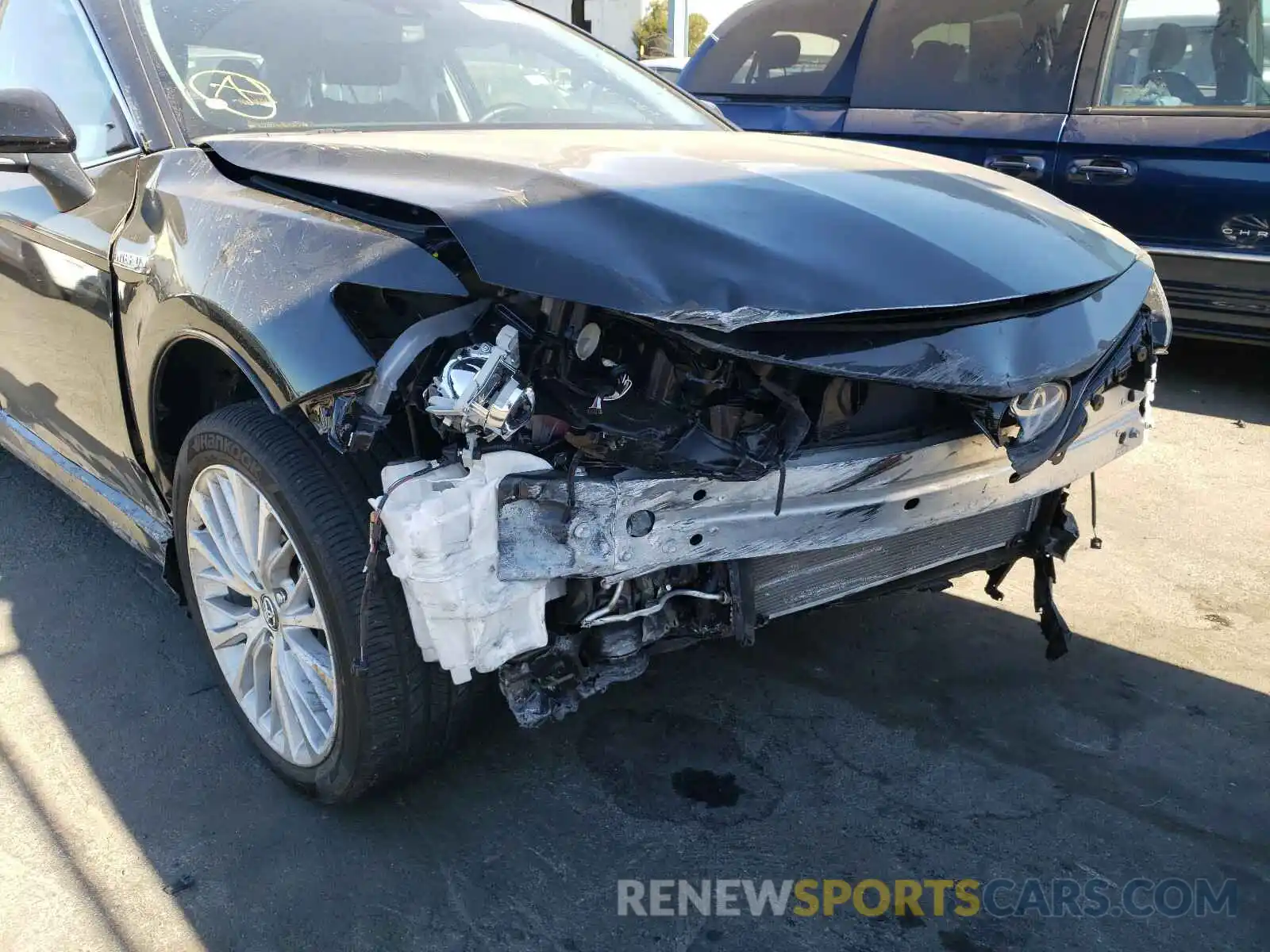 9 Photograph of a damaged car 4T1B21HK5KU520054 TOYOTA CAMRY 2019