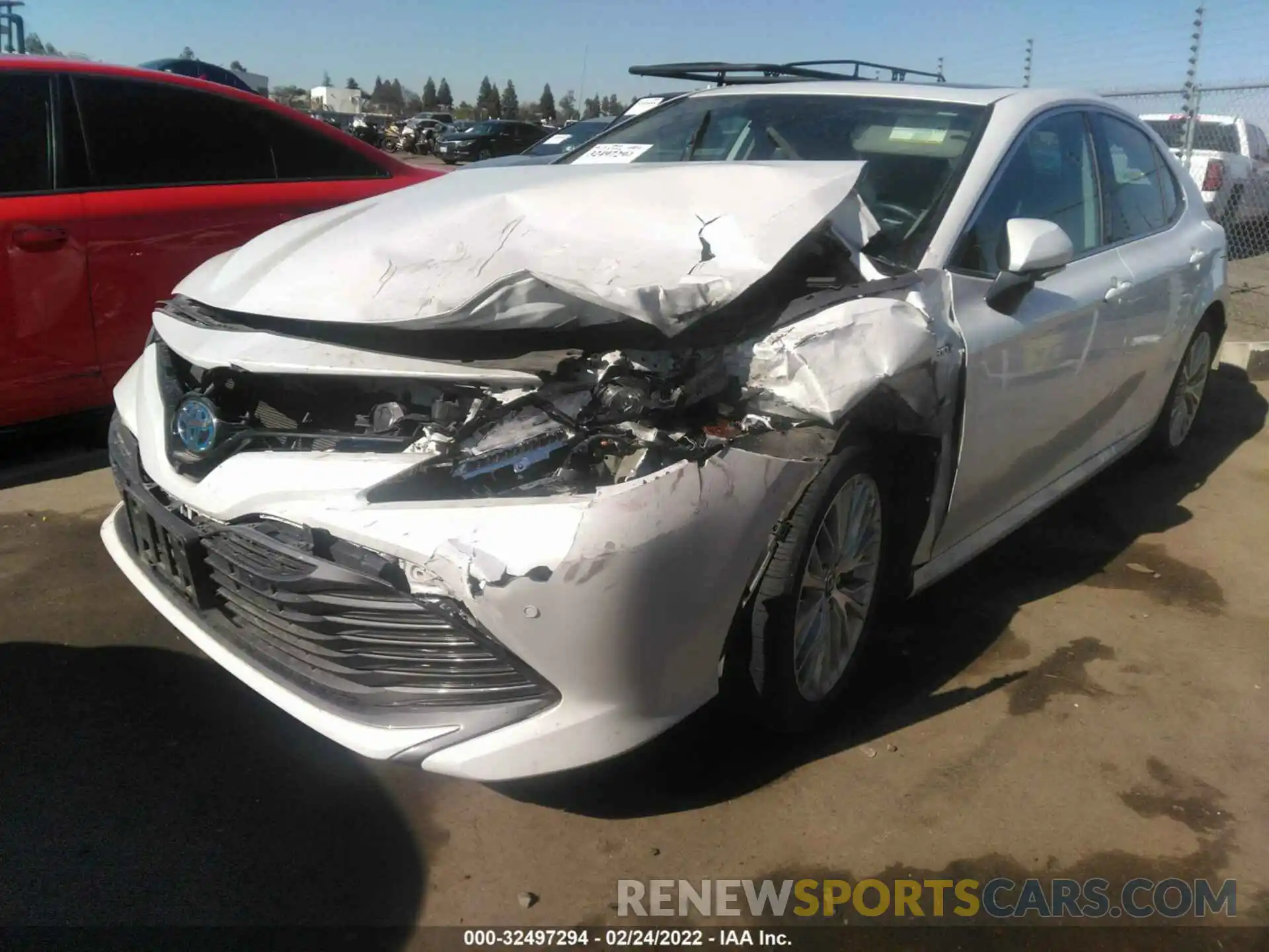 2 Photograph of a damaged car 4T1B21HK5KU520247 TOYOTA CAMRY 2019