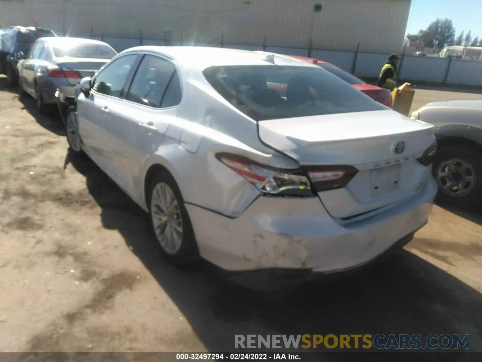 3 Photograph of a damaged car 4T1B21HK5KU520247 TOYOTA CAMRY 2019