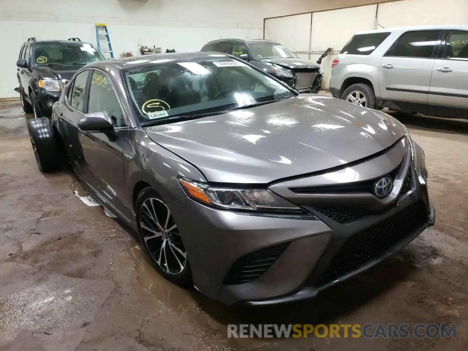 1 Photograph of a damaged car 4T1B21HK5KU521608 TOYOTA CAMRY 2019