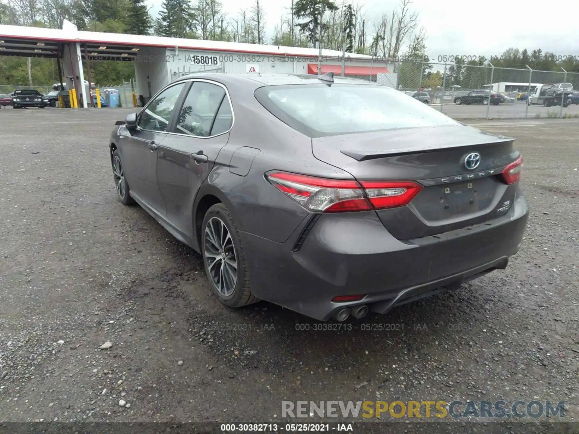 3 Photograph of a damaged car 4T1B21HK6KU011901 TOYOTA CAMRY 2019