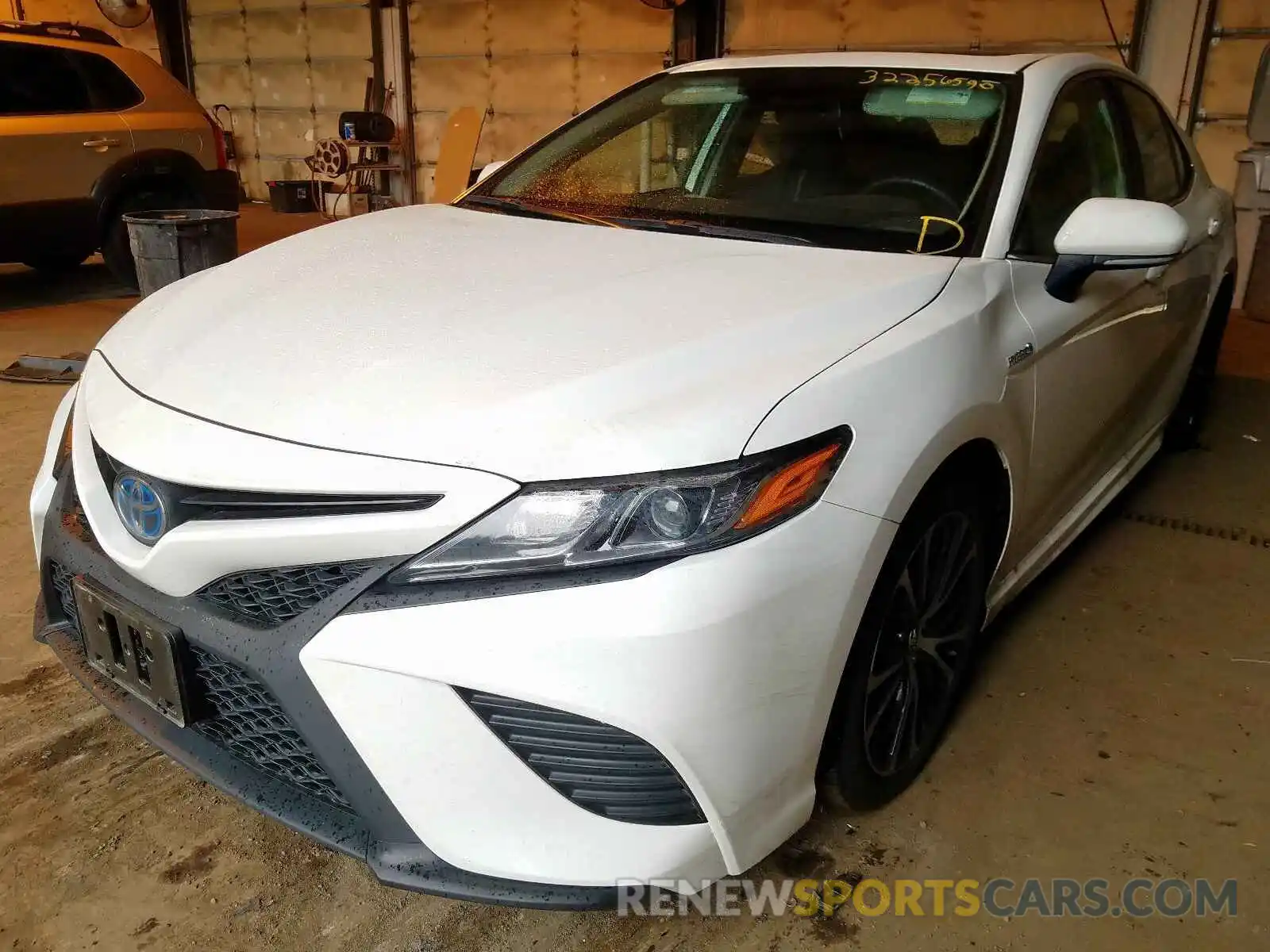 2 Photograph of a damaged car 4T1B21HK6KU012319 TOYOTA CAMRY 2019