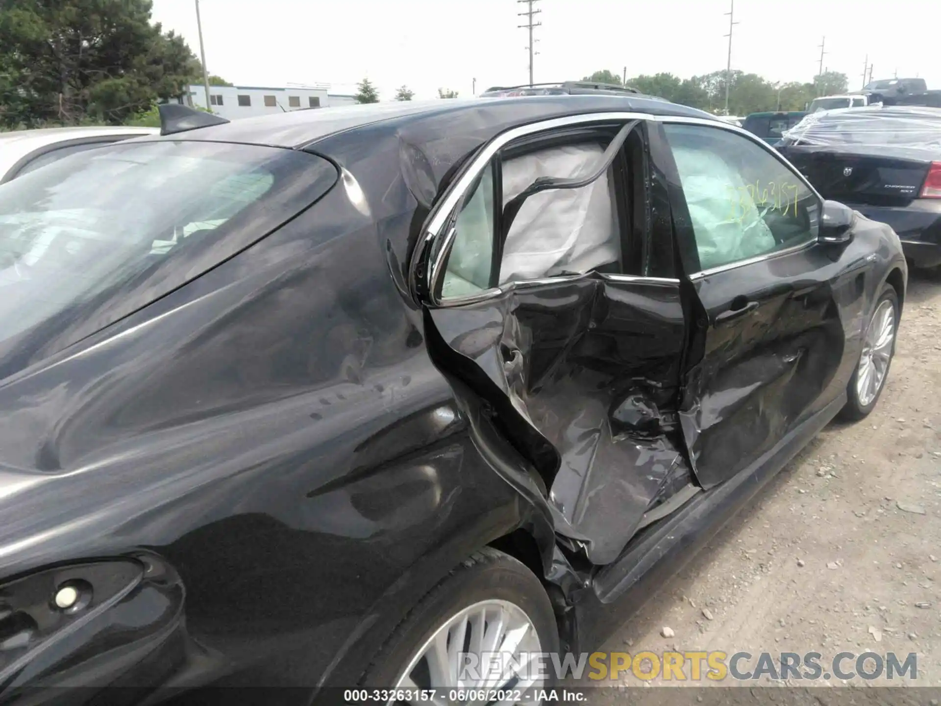 6 Photograph of a damaged car 4T1B21HK6KU014300 TOYOTA CAMRY 2019