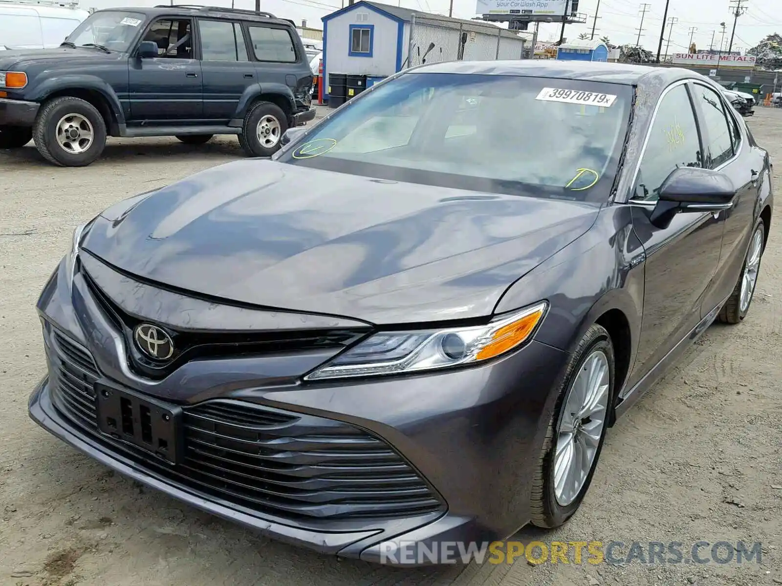 2 Photograph of a damaged car 4T1B21HK6KU512691 TOYOTA CAMRY 2019