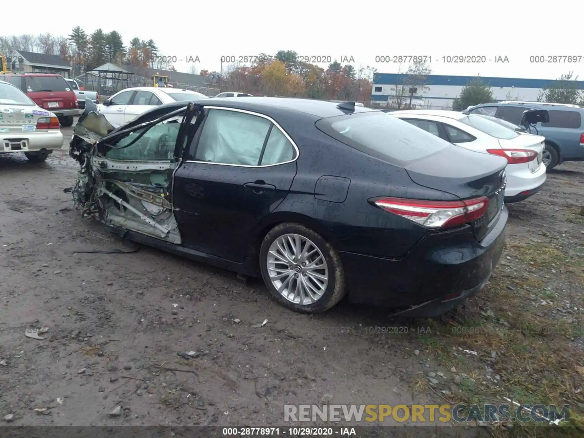 3 Photograph of a damaged car 4T1B21HK6KU514652 TOYOTA CAMRY 2019