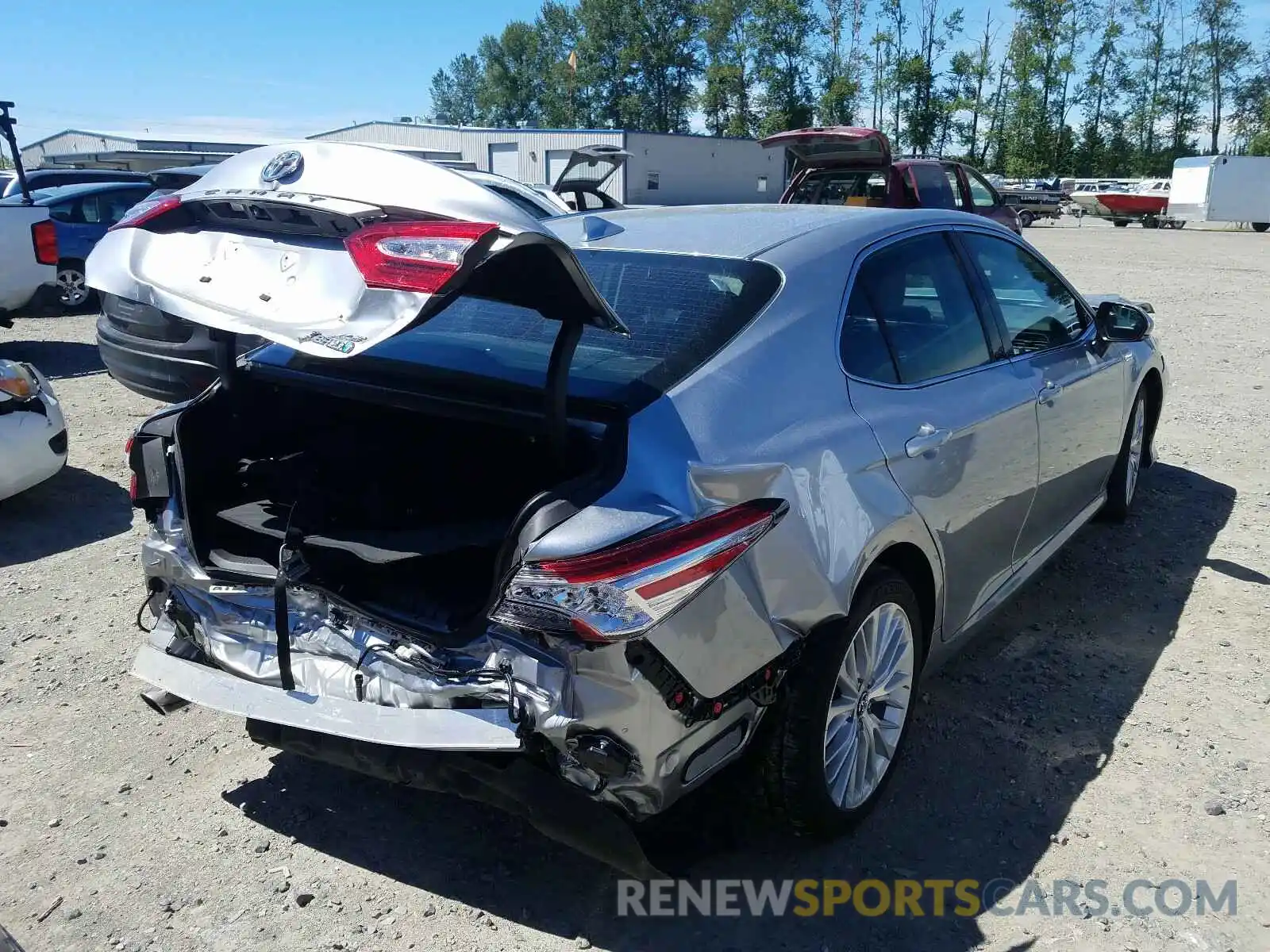 4 Photograph of a damaged car 4T1B21HK6KU515154 TOYOTA CAMRY 2019