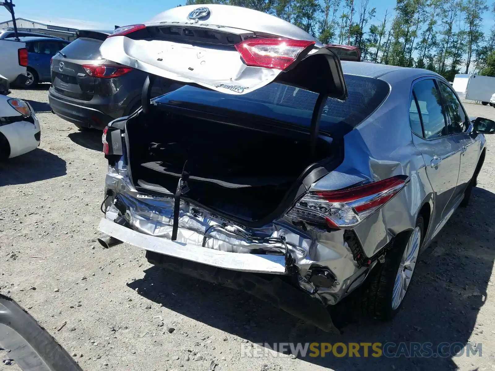 9 Photograph of a damaged car 4T1B21HK6KU515154 TOYOTA CAMRY 2019